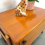 Teak ladekast met zwarte metalen grepen, tv meubel