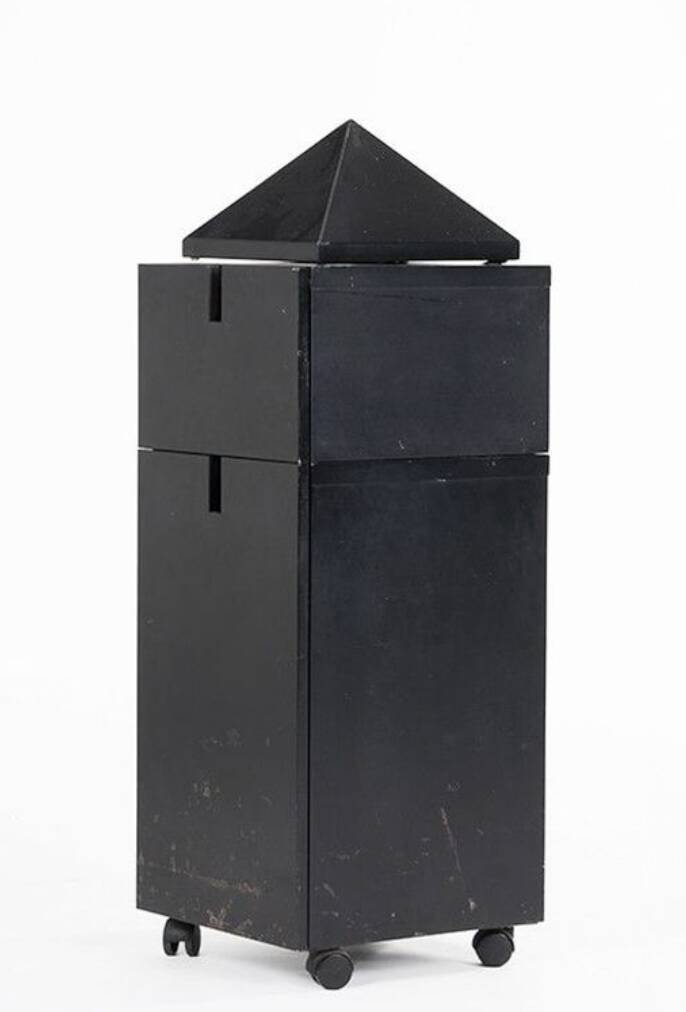 Paire de meubles d'appoint « Théâtre du monde » noir de Philippe STARCK