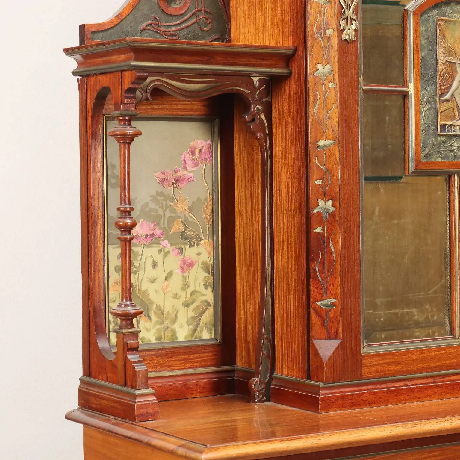 Antique Art Nouveau display cabinet in mahogany, Italy, 19th century.