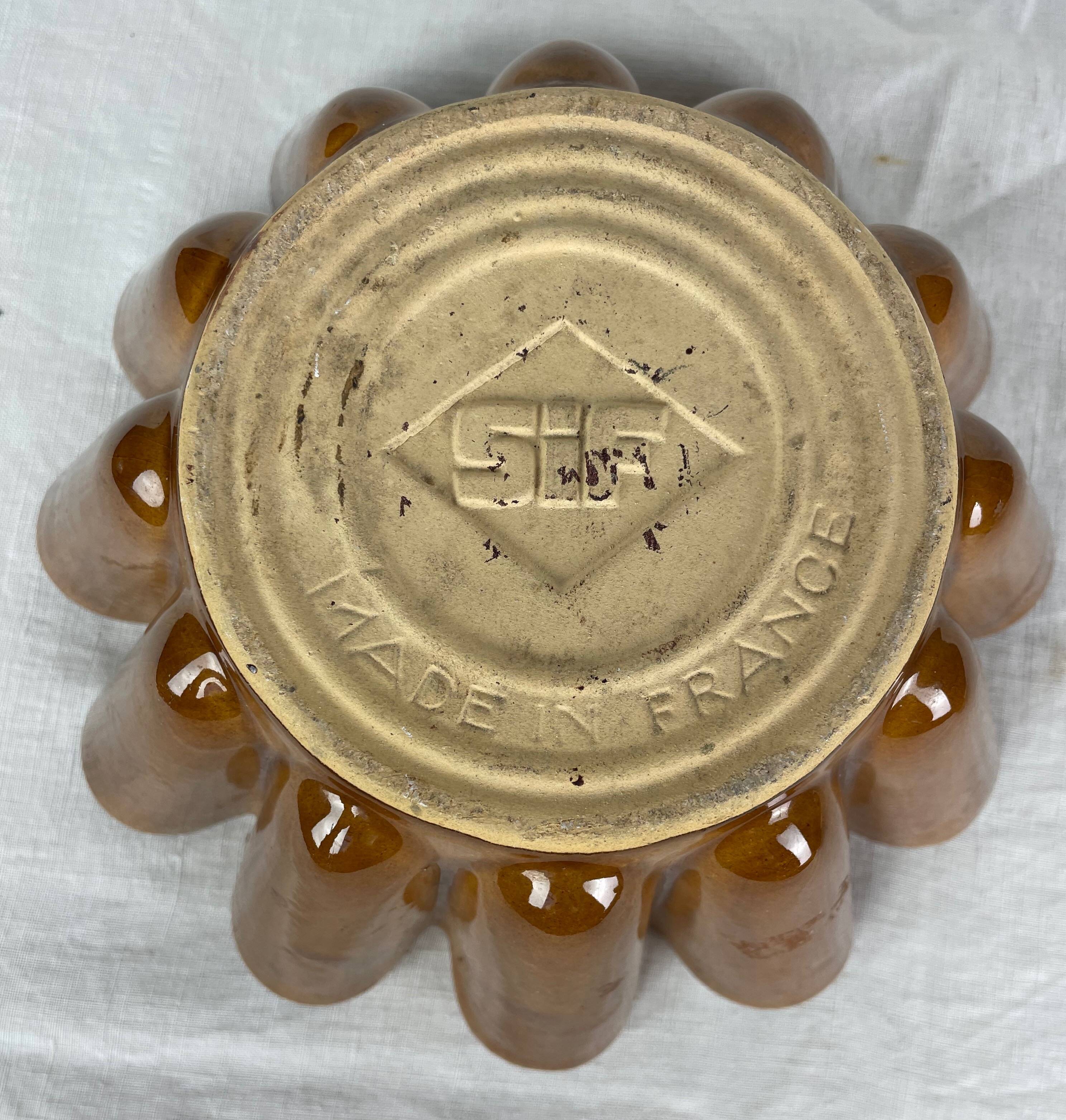 Ocher ceramic cake dish