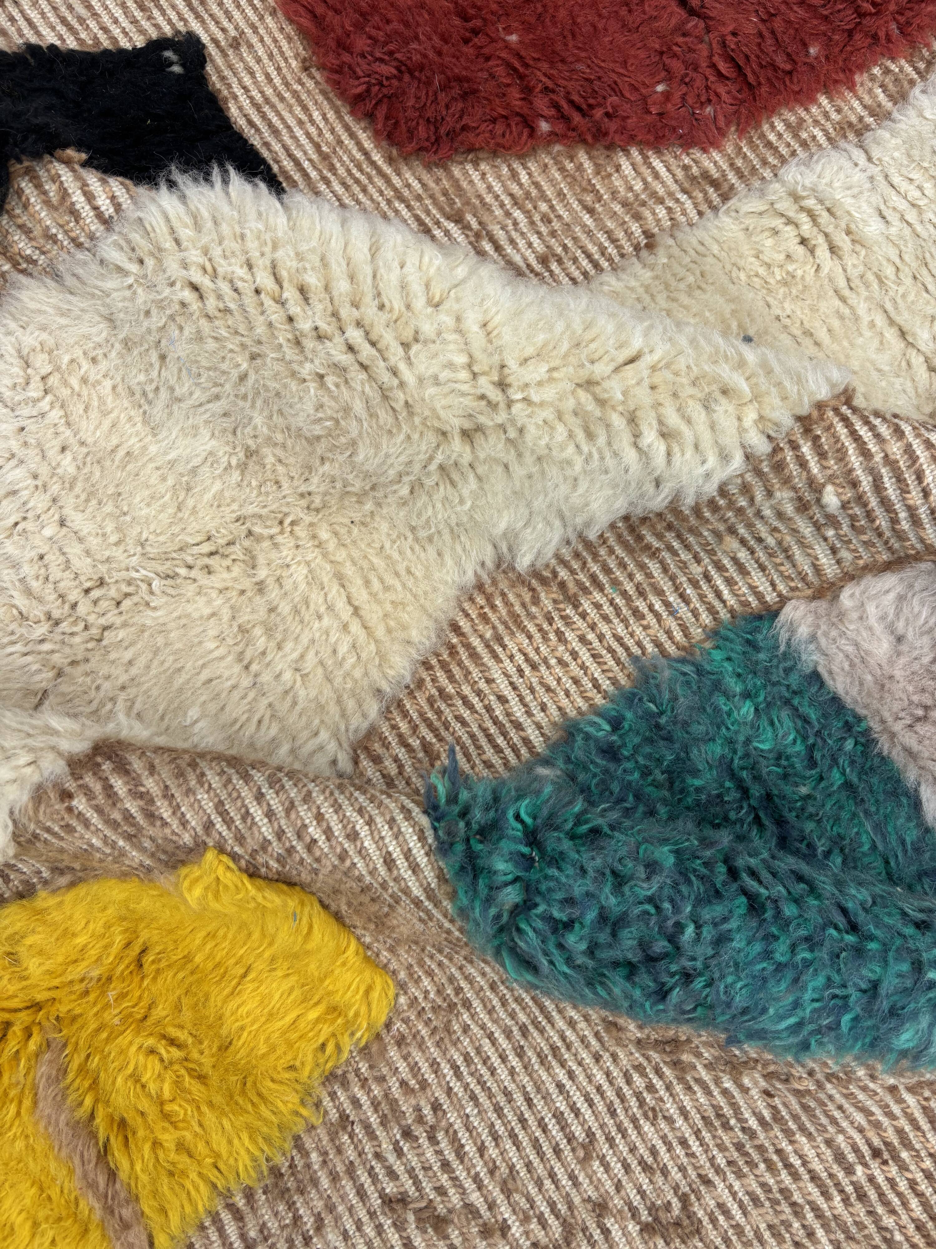 Grand tapis berbère Mrirt fait main — laine — 225 × 300 cm