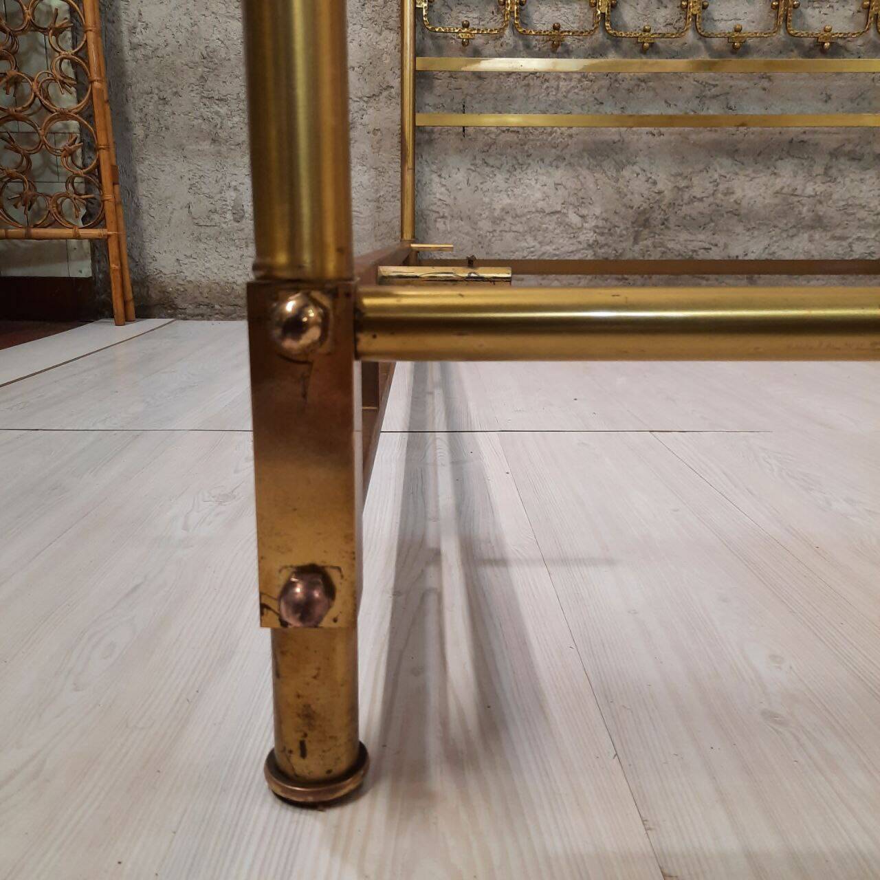 60s/70s bed design Luciano Frigerio in gilded brass