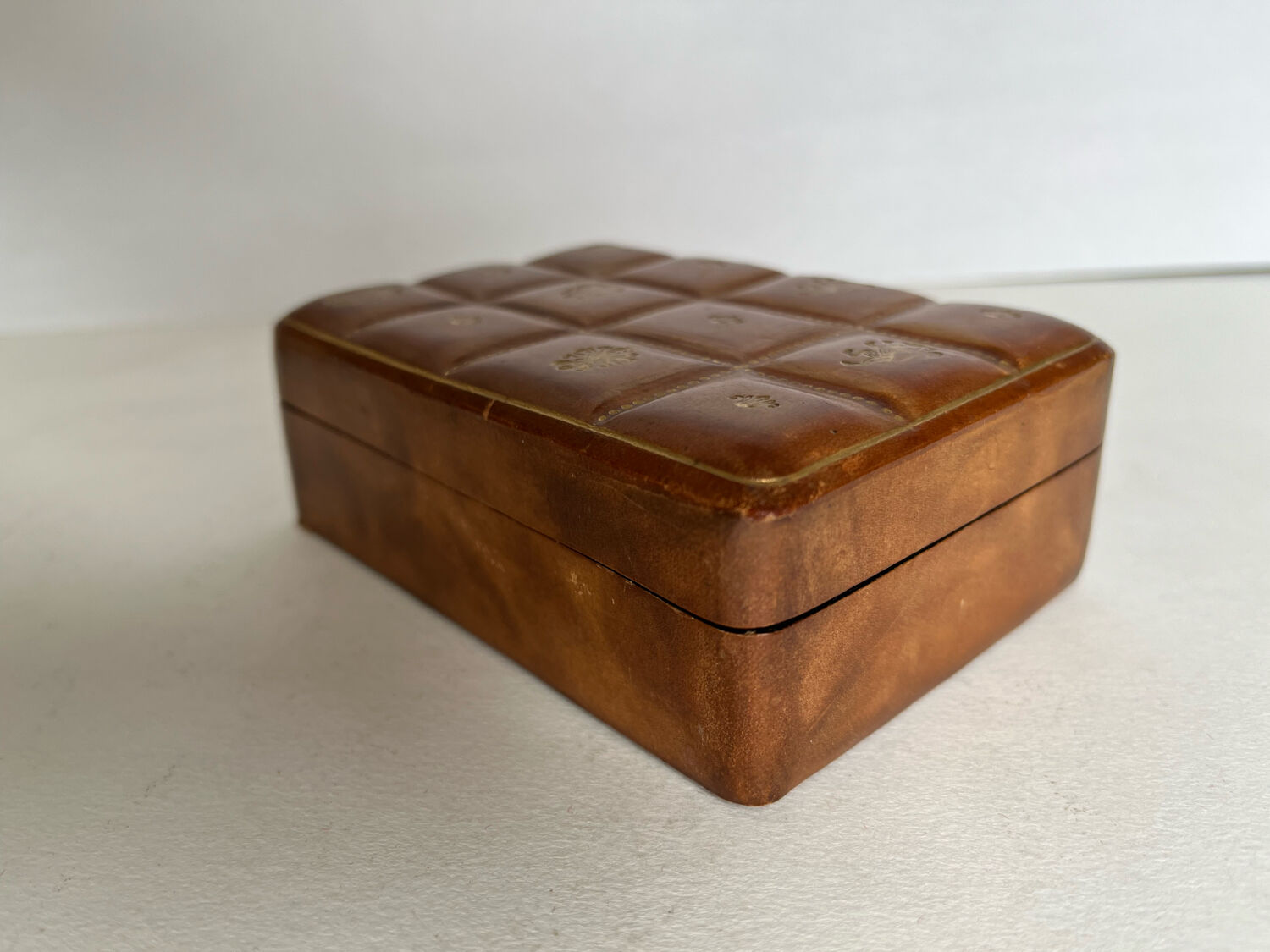 Leather jewelry box