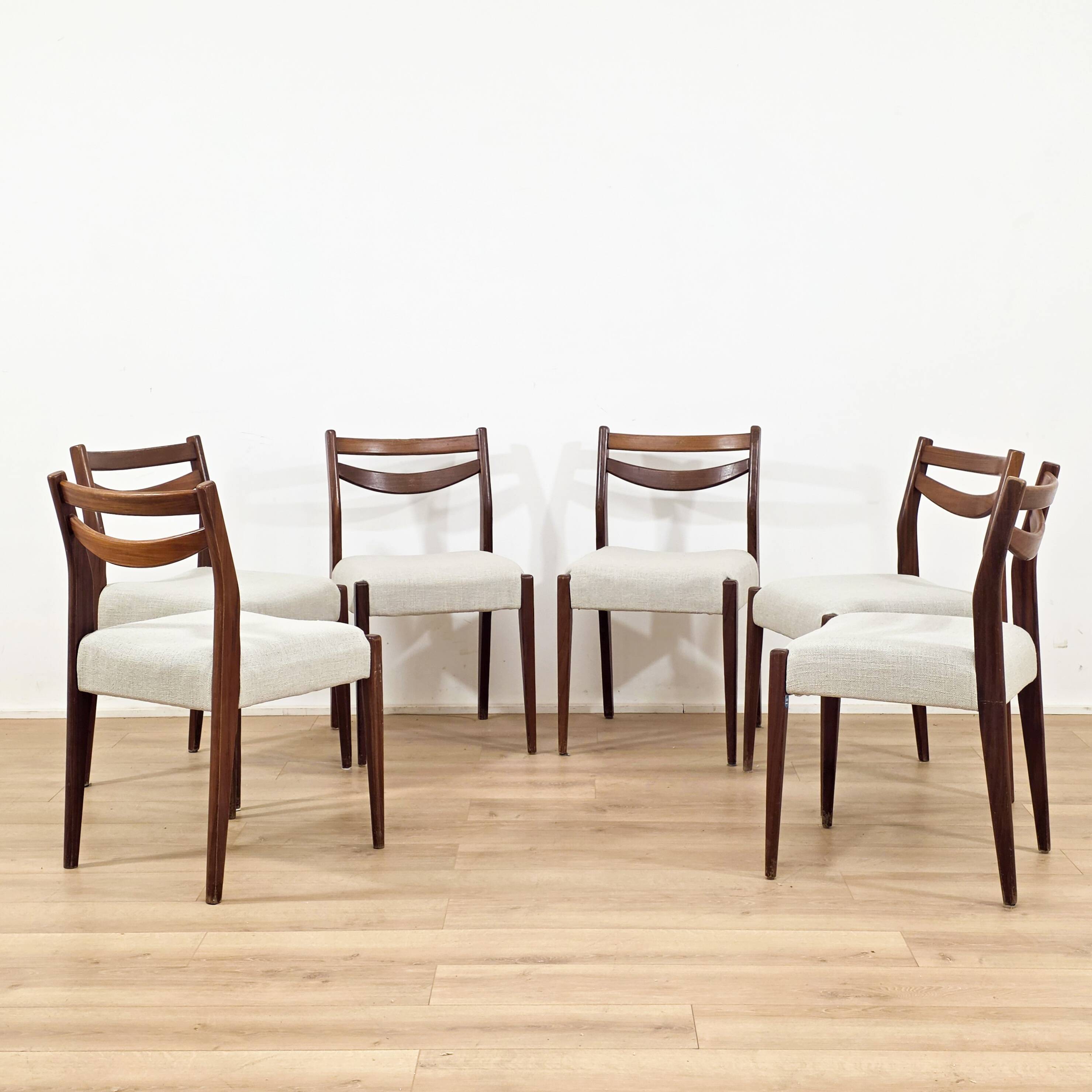 Set of 6 Scandinavian solid wood chairs – 1960s Nordic design