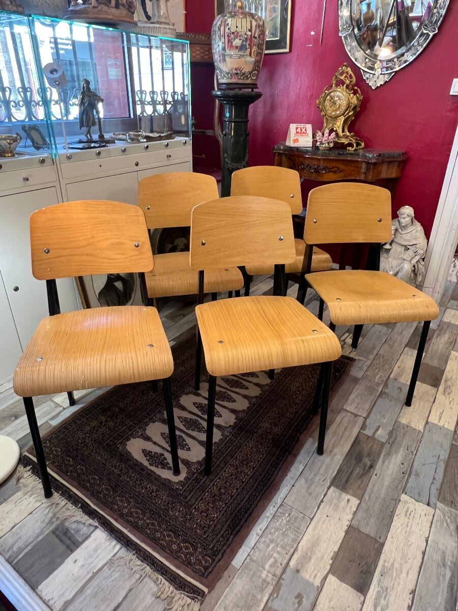 Set of 5 chairs model "Standard" by Jean Prouvé and produced by Vitra, from 2016, NO CHINA.
