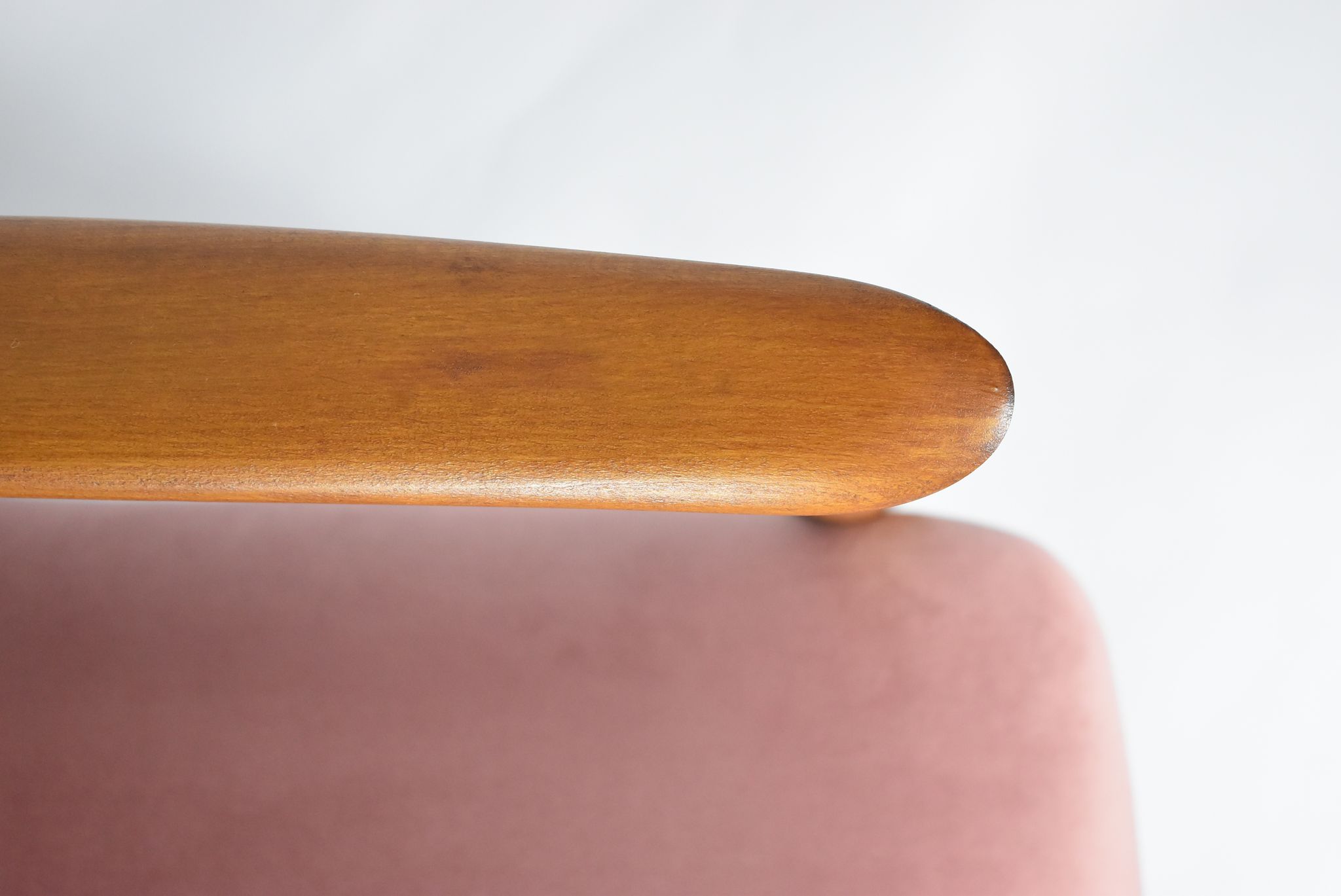 Fauteuil GFM-64 original, designer E.Homa, années 1960, rembourré, velours rose
