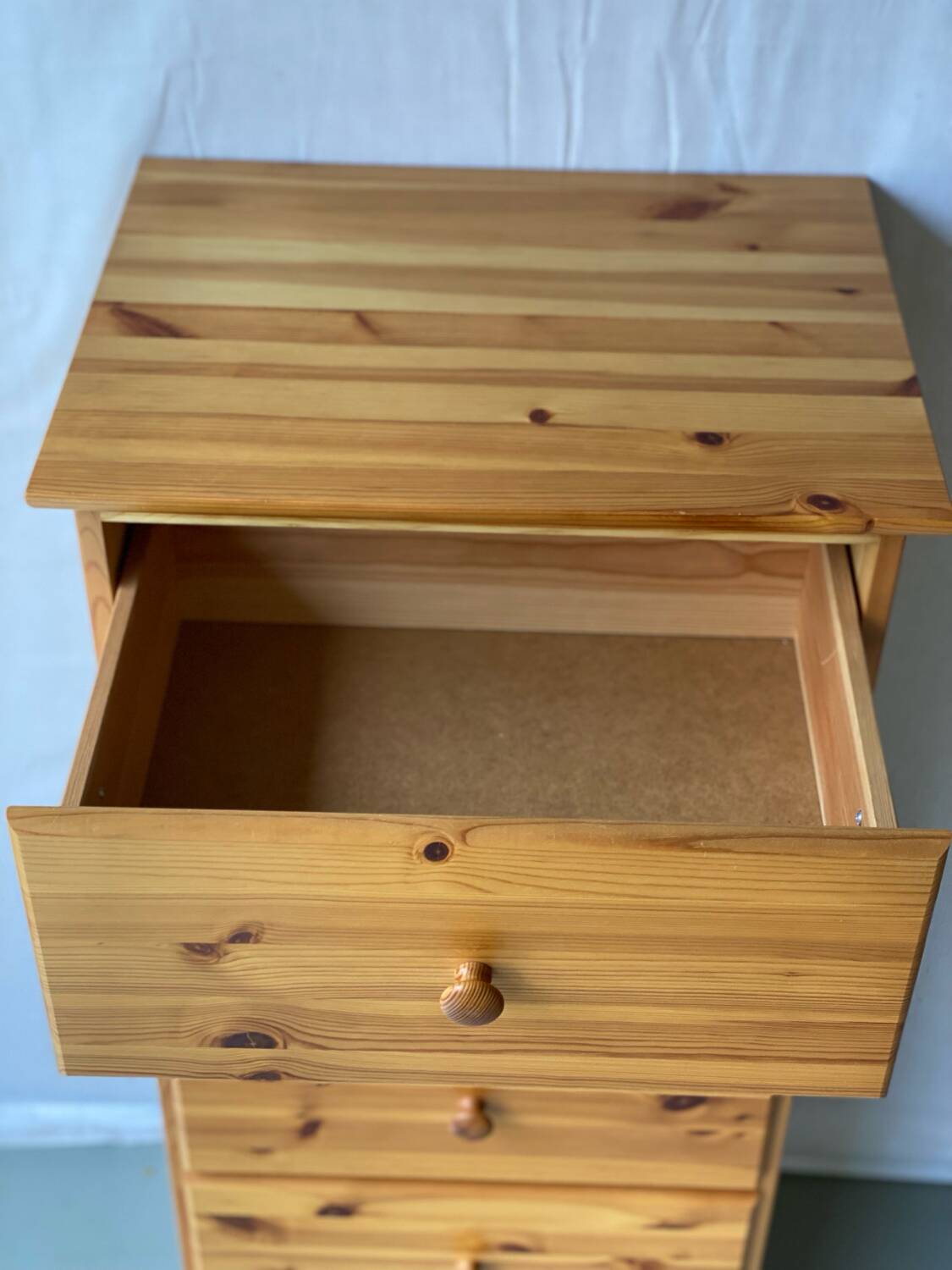 Commode chiffonnier vintage en bois massif pin avec 5 tiroirs