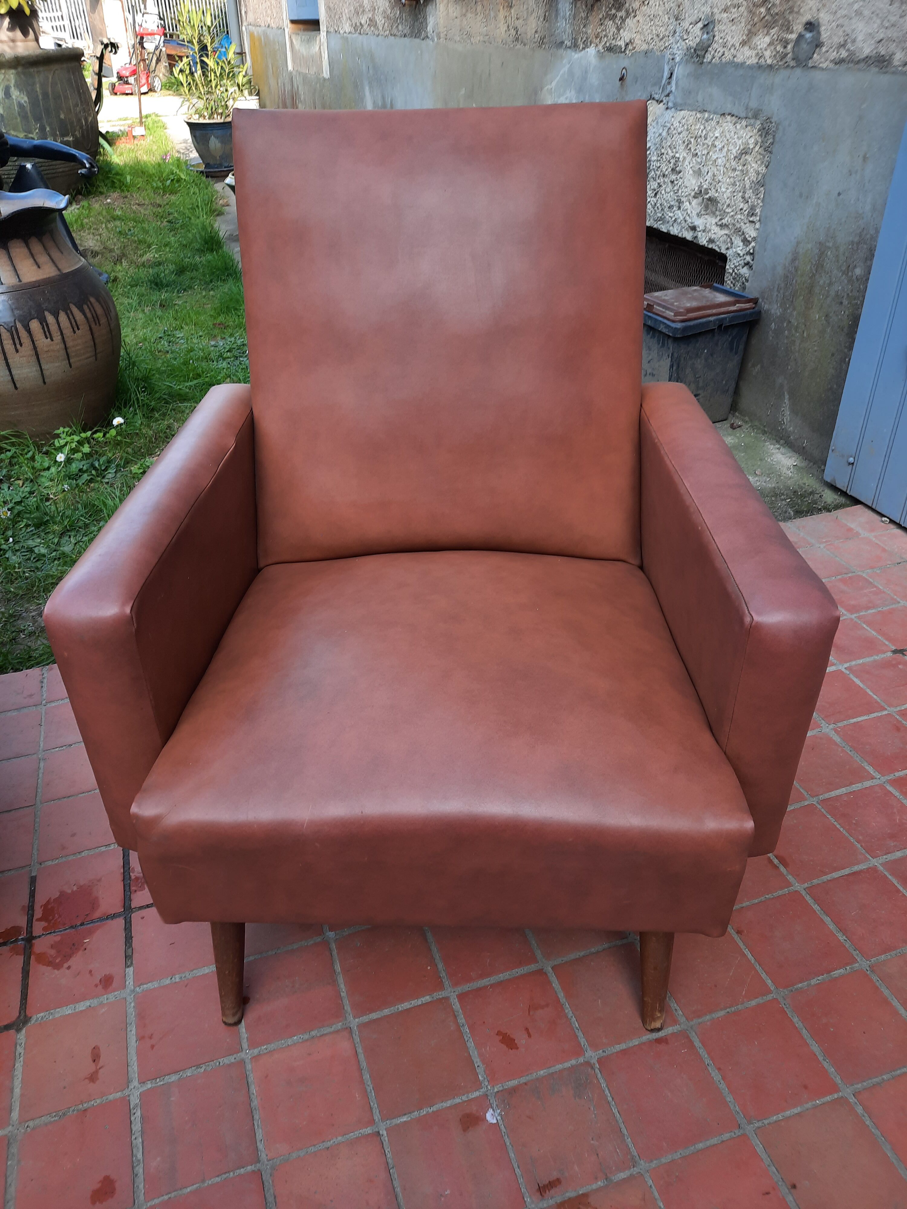 Pair of Skai armchairs in the year 50