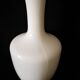 carafe en opaline blanche