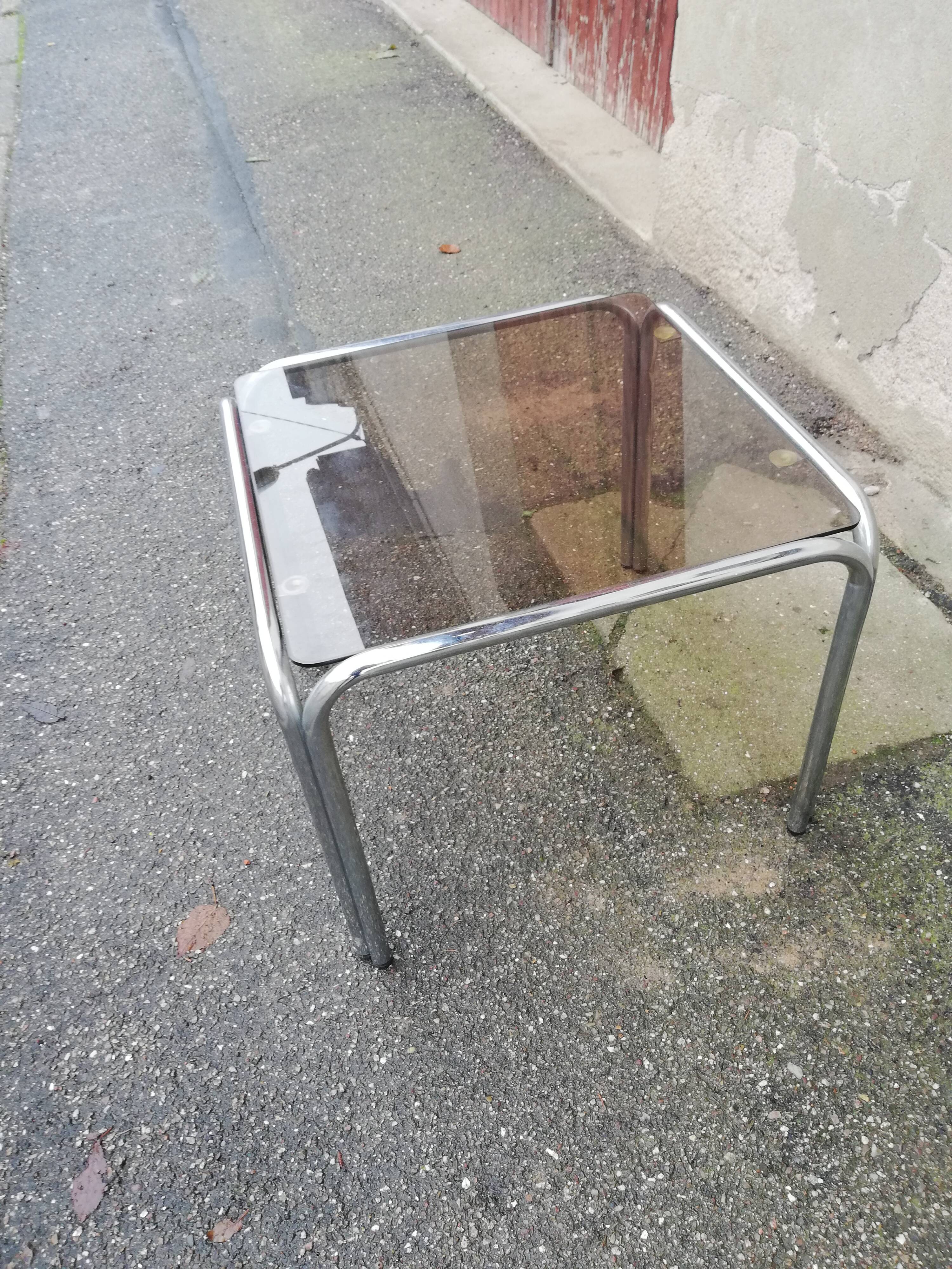 Table basse vintage chrome et verre fumé marron