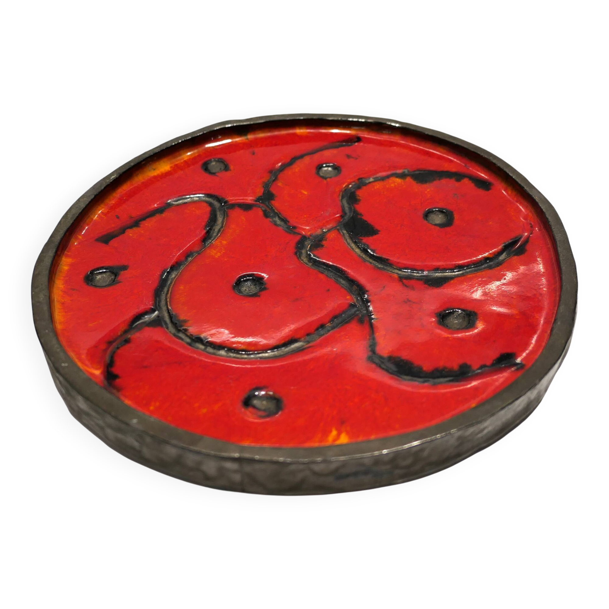 Plat brutaliste circulaire rouge et noir en céramique années 70's