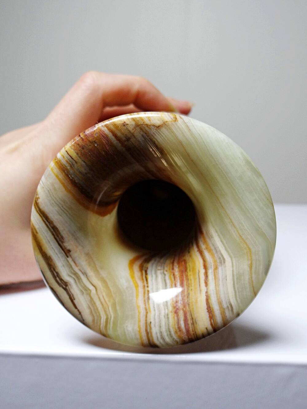 Vintage baluster vase in green striped onyx, Italy, mid-century.