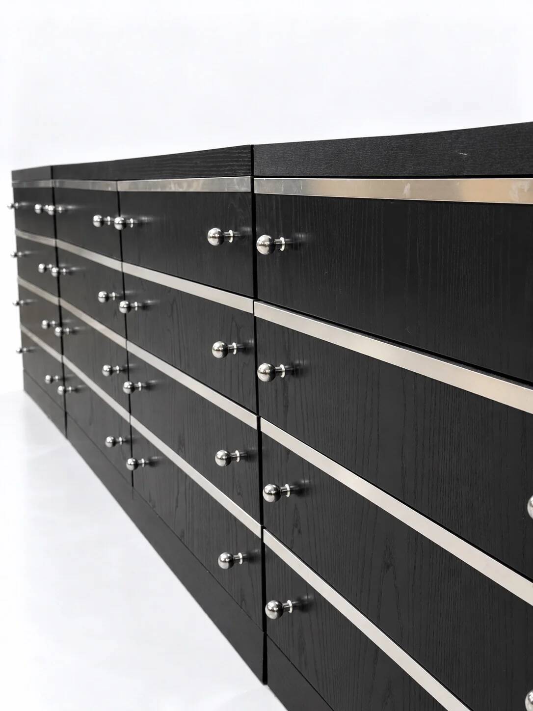 Modular enfilade Space Age in black ash and brushed aluminium, 1970s.