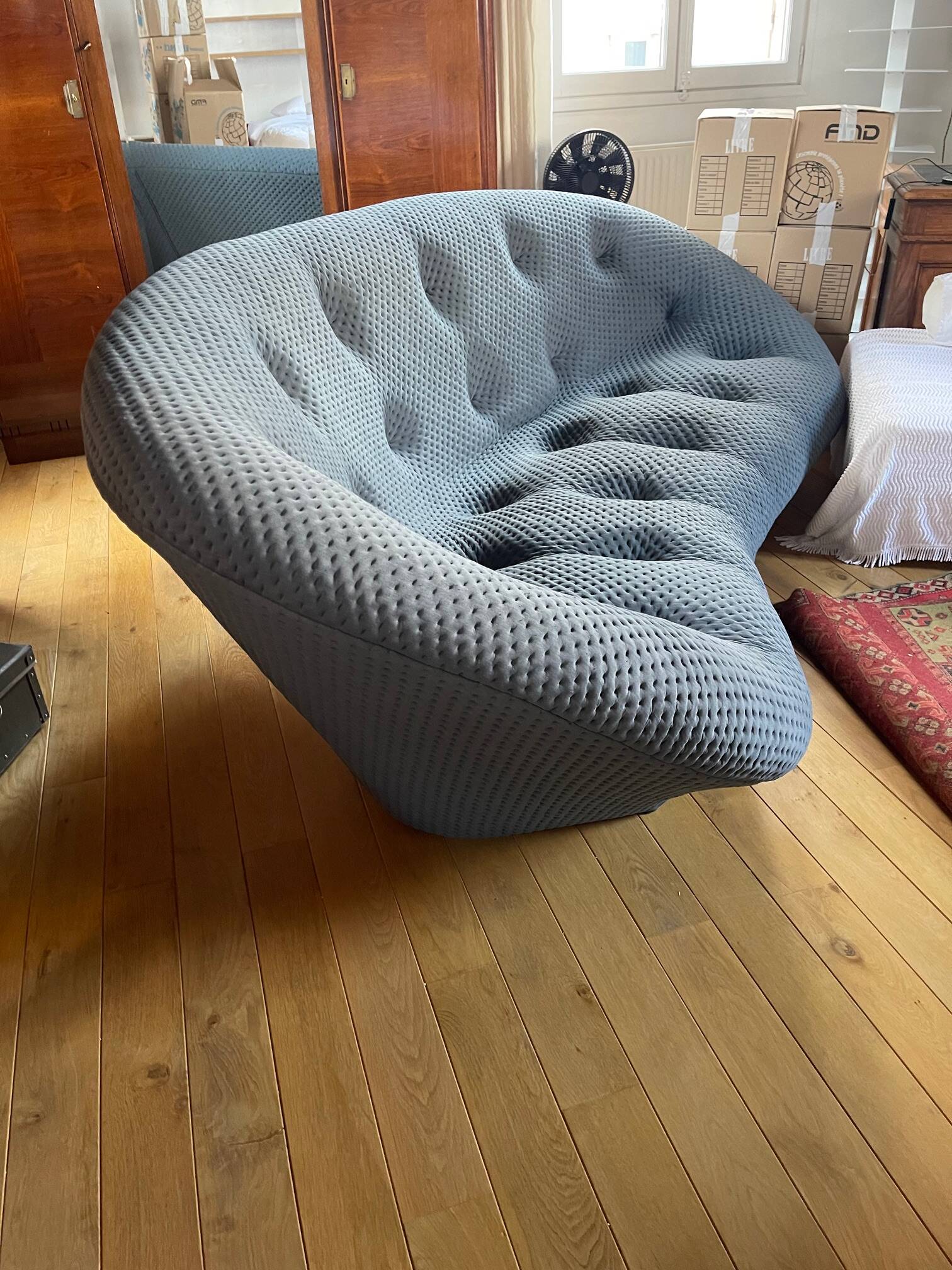 Very large Ploum sofa, 3 seats, high back, anthracite gray, Ligne Roset