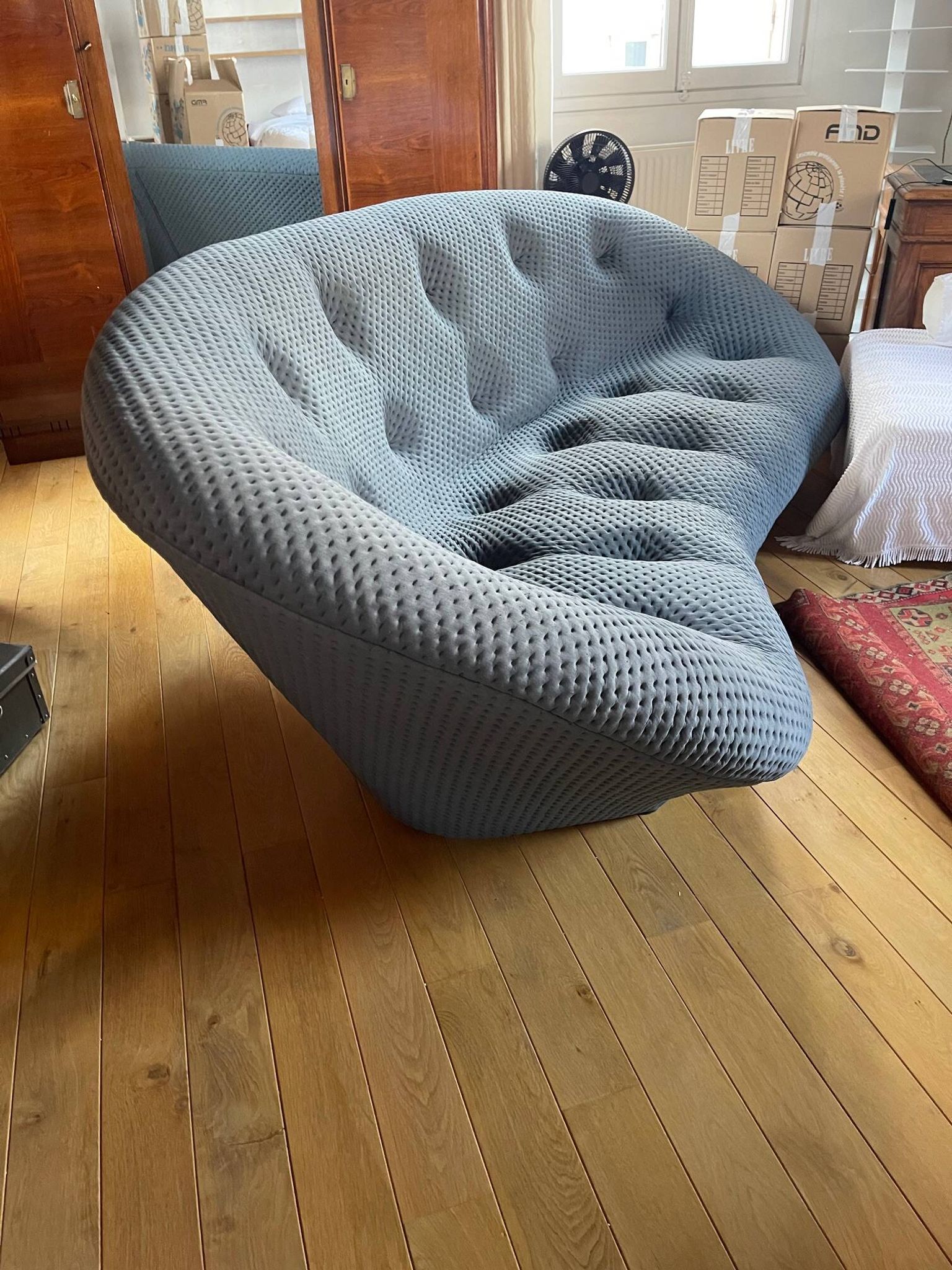 Very large Ploum sofa, 3 seats, high back, anthracite gray, Ligne Roset