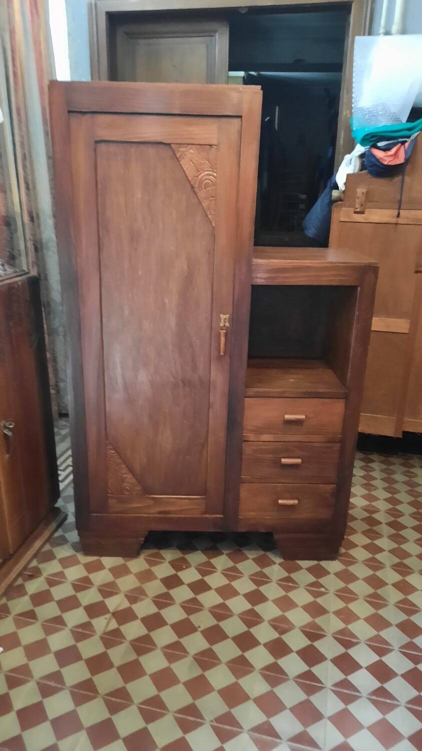 Asymmetrical Parisian wardrobe