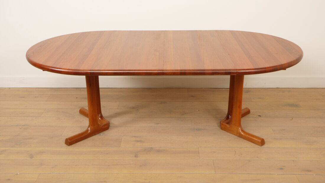 Vintage extendable round dining table | Dyrlund | Solid teak | Danish
