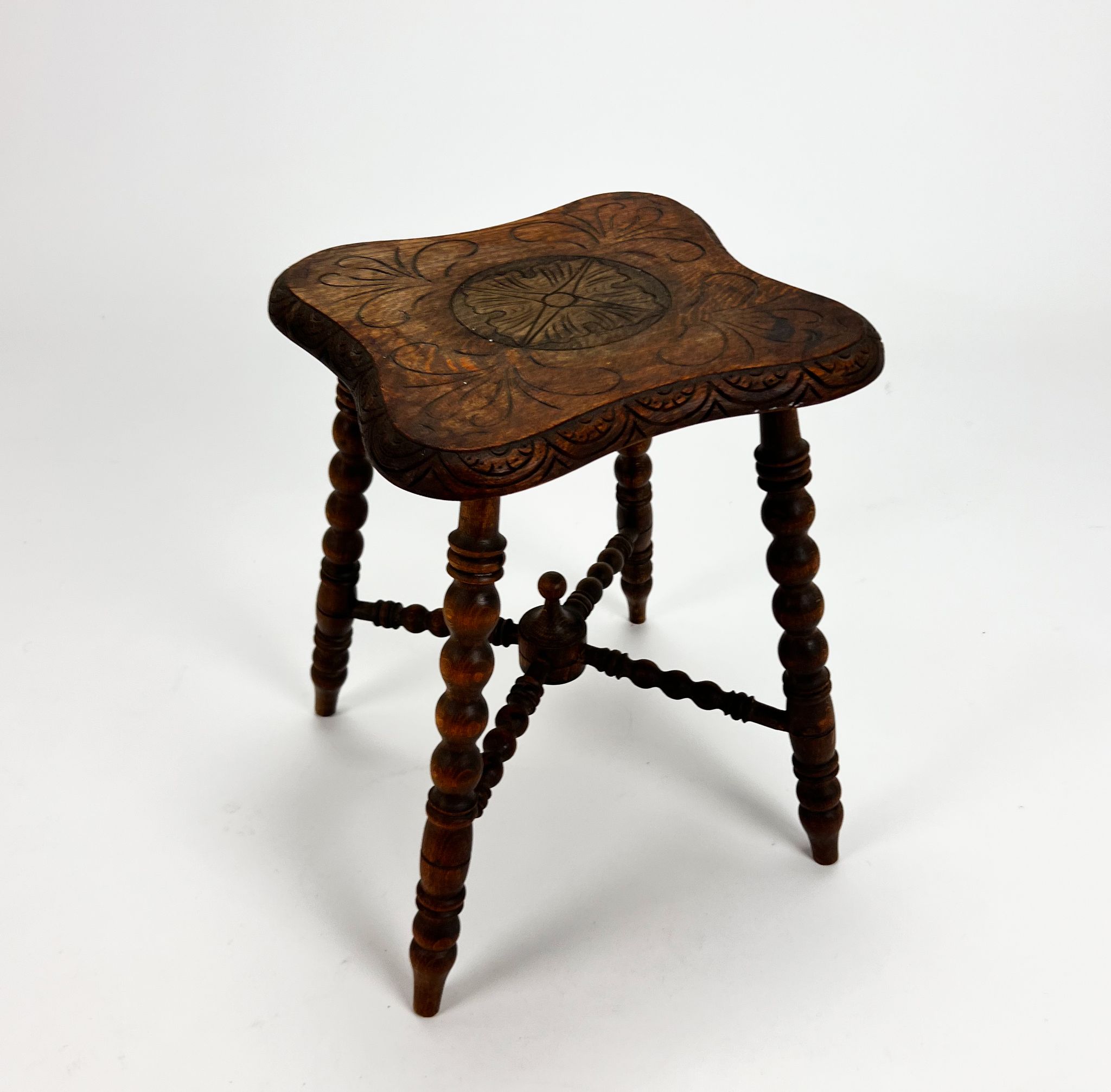 Table d'appoint en chêne antique, années 1920