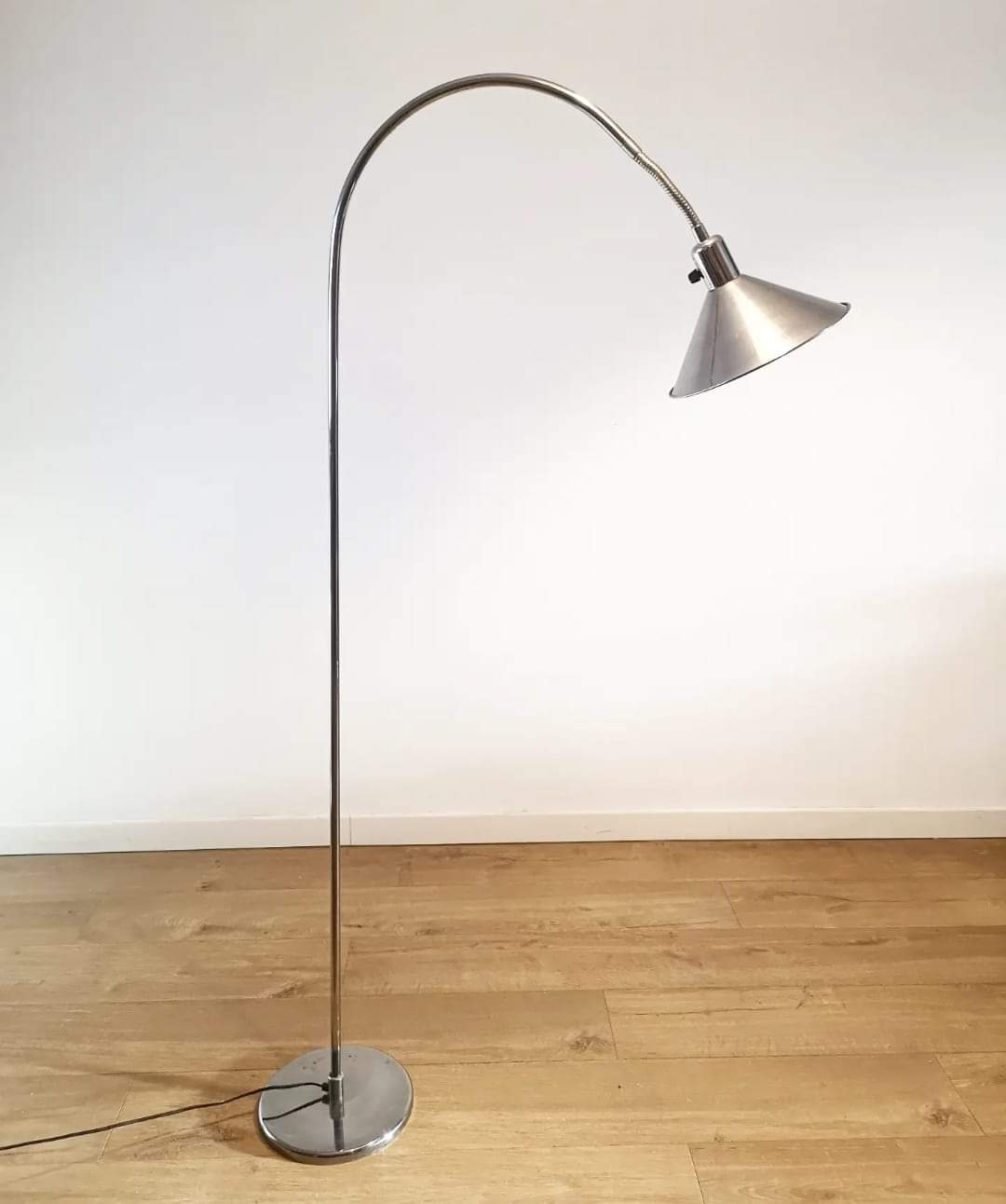 Floor lamp in chromed metal 70