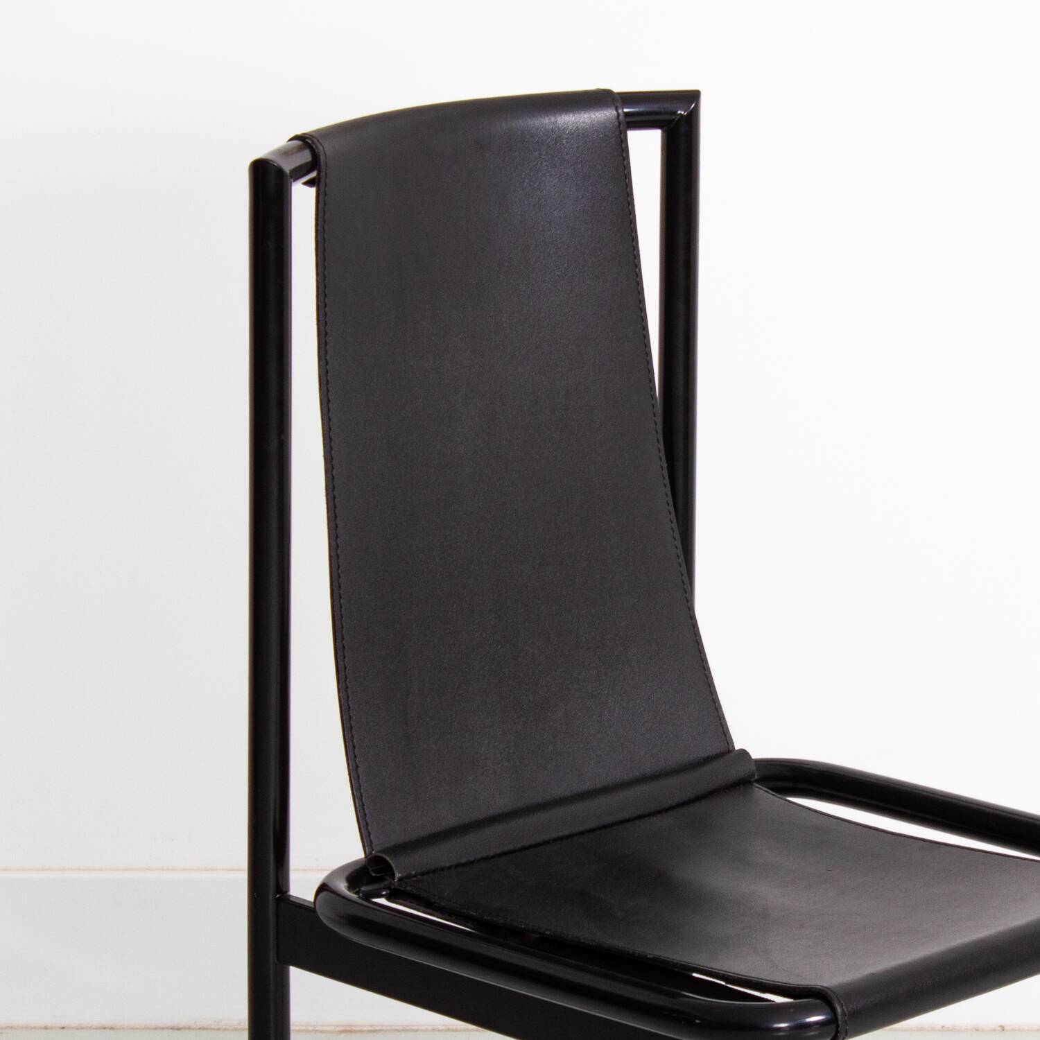 Set of 2 vintage chairs in metal and black imitation leather