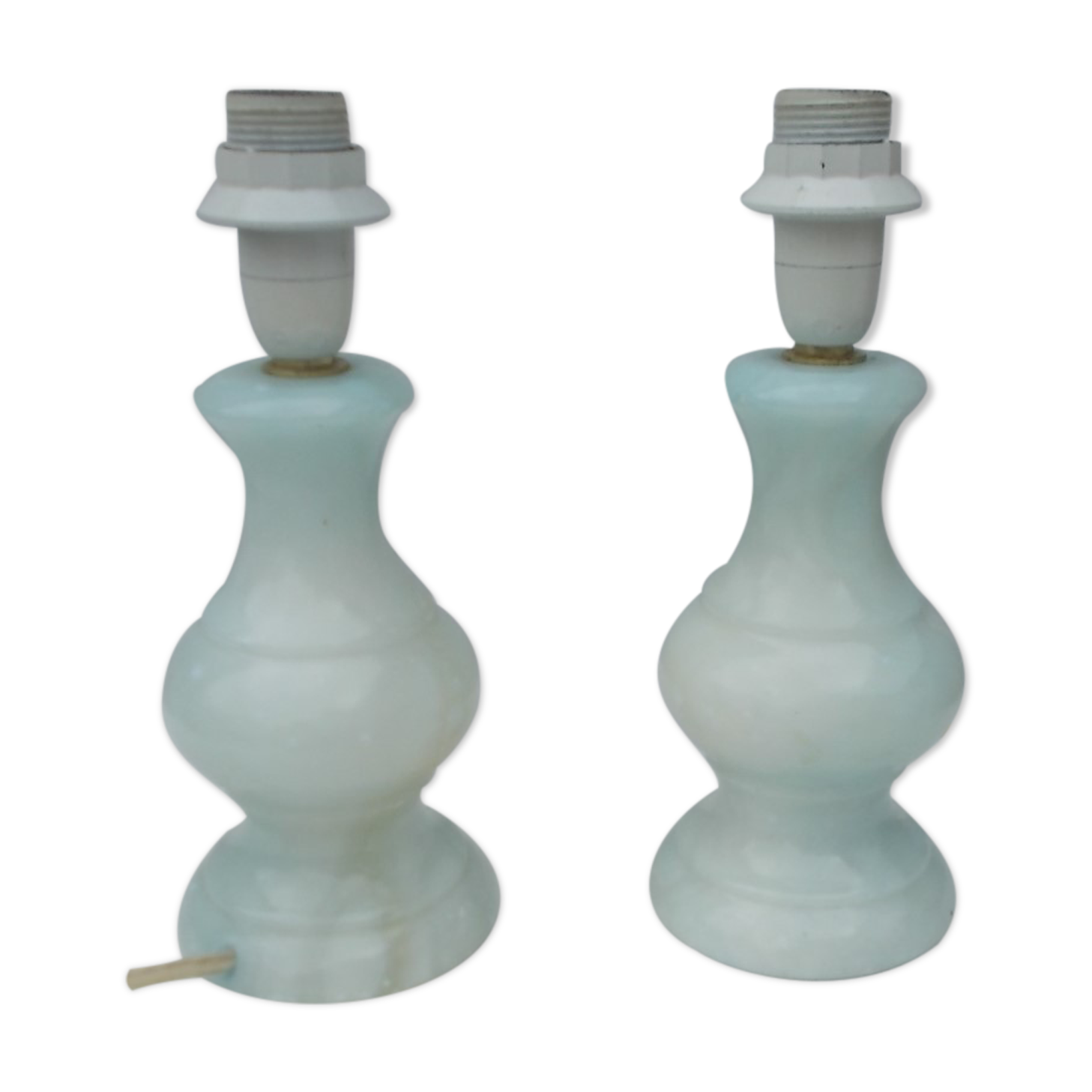 Paire de lampes en albâtre bleu clair