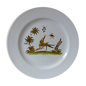 Small plate with ornithological decoration