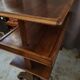 Serving table with mechanism