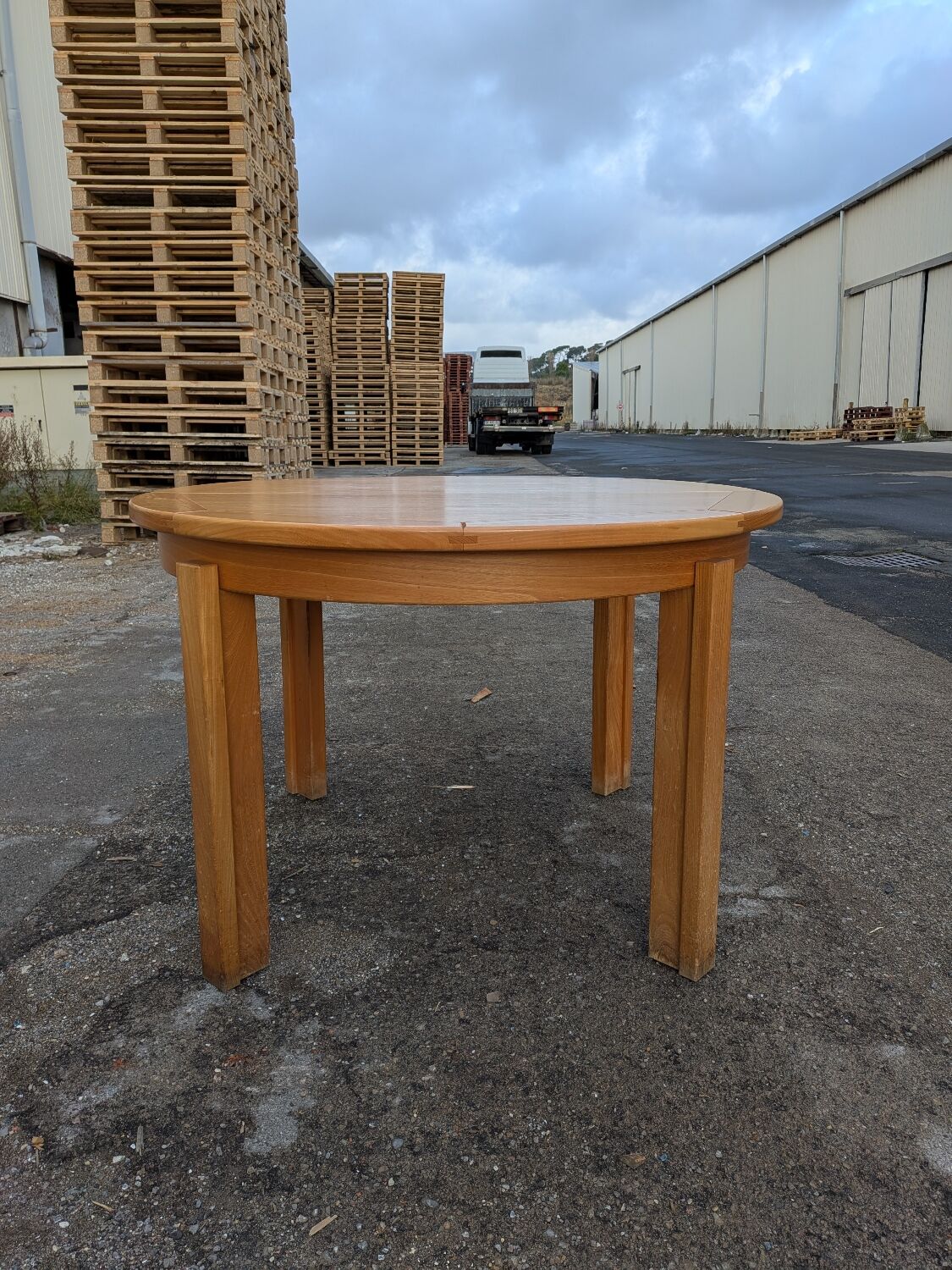 Dining table in elm from 1980