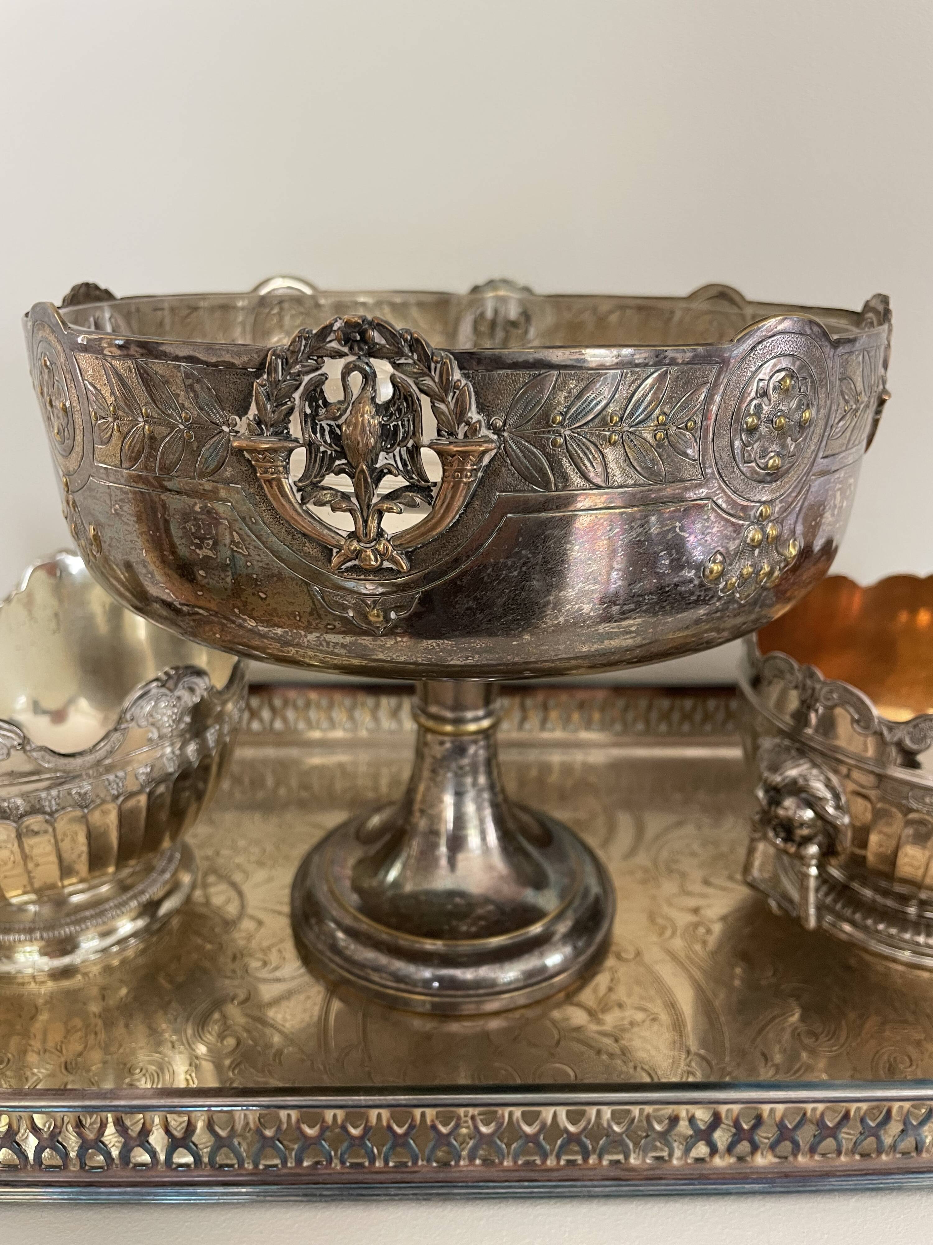 set of 3 silver metal chisel bowls with their tray