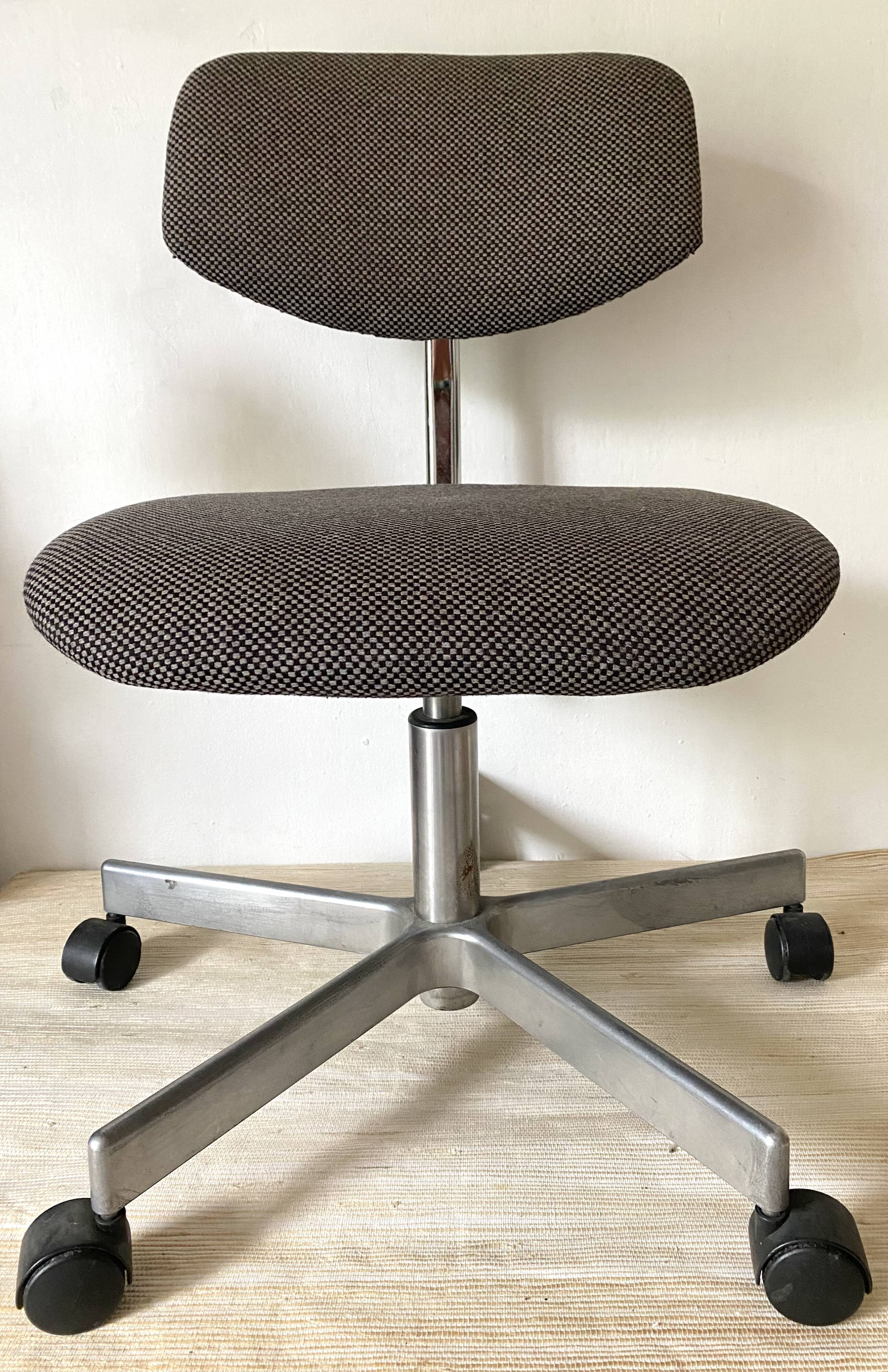 Swivel vintage office chair, adjustable height