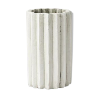 White cement vase 29cm