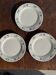 Lot de 3 petites assiettes à dessert frise de fleurs bleues pas de marque