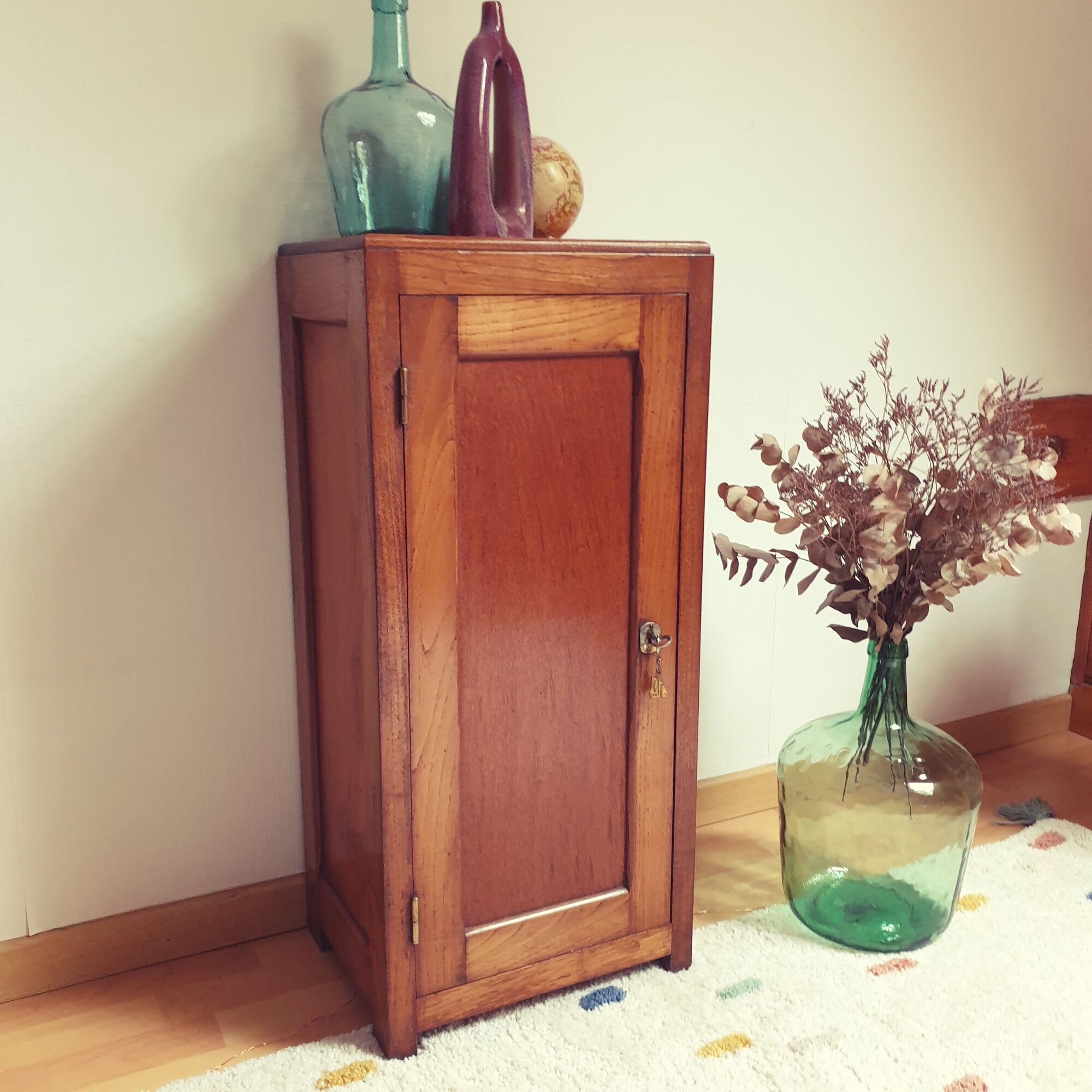 Furniture of metier in its juice perfect vintage condition