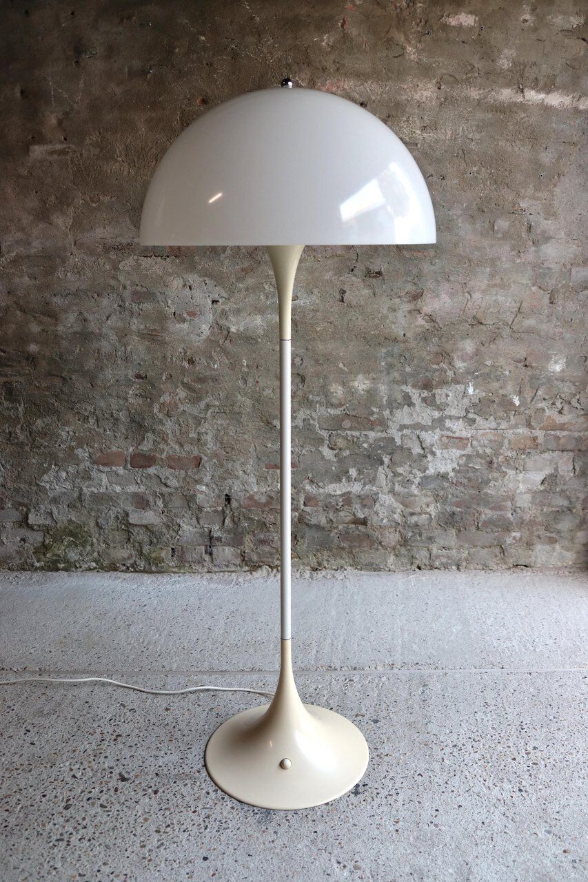 Panthella floor lamp - Design by Verner Panton for Louis Poulsen