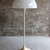 Panthella floor lamp - Design by Verner Panton for Louis Poulsen