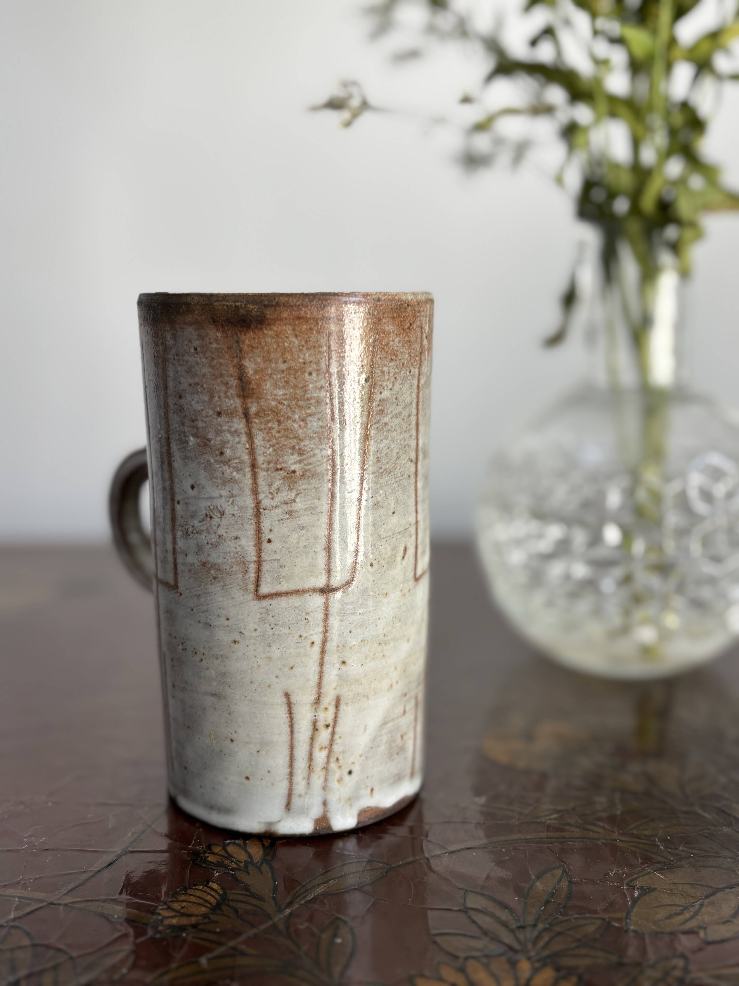 Ceramic mug-cup Jacques Pouchain l'Atelier Dieulefit 1960, Décor inc