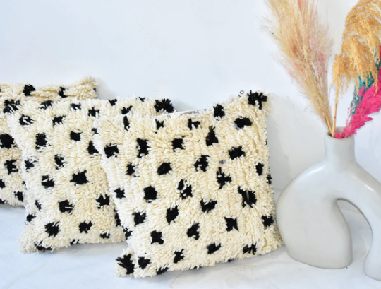 Moroccan polka dot carpet pillow 45x45cm
