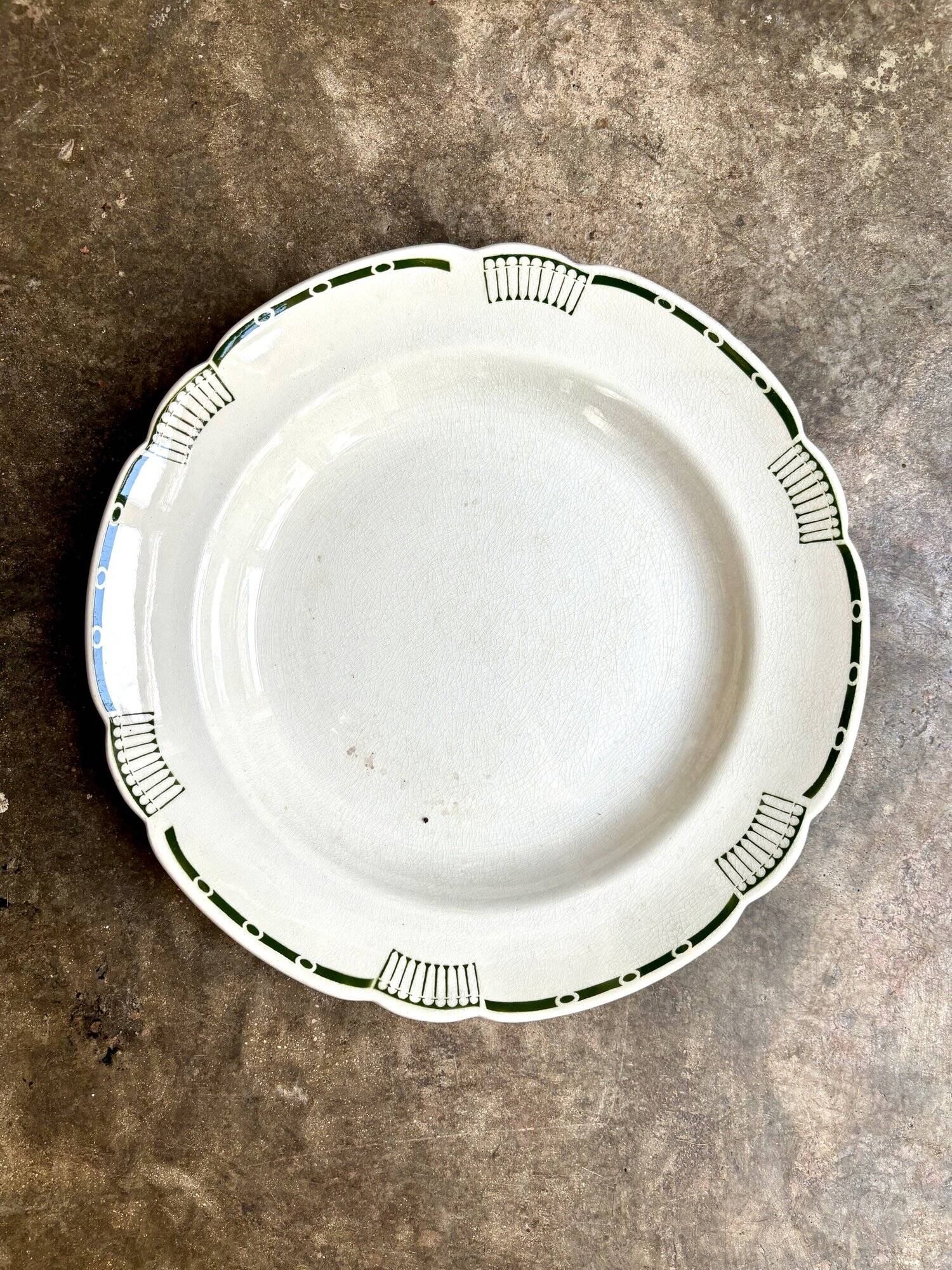 Lunéville hollow round dish in iron clay, "London" service
