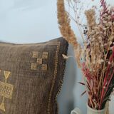 Coussin berbère en soie de cactus marron