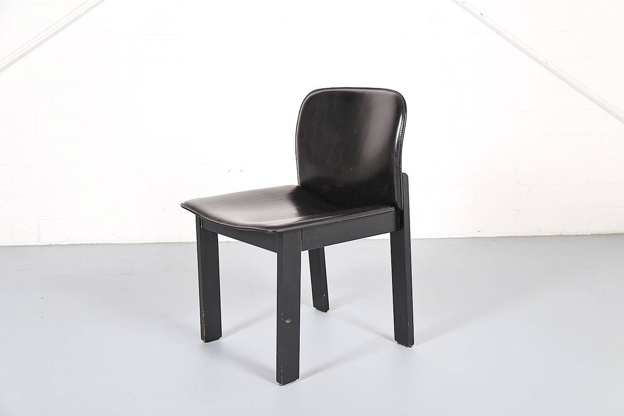 Lot de 6 chaises de salle à manger en bois et cuir noir