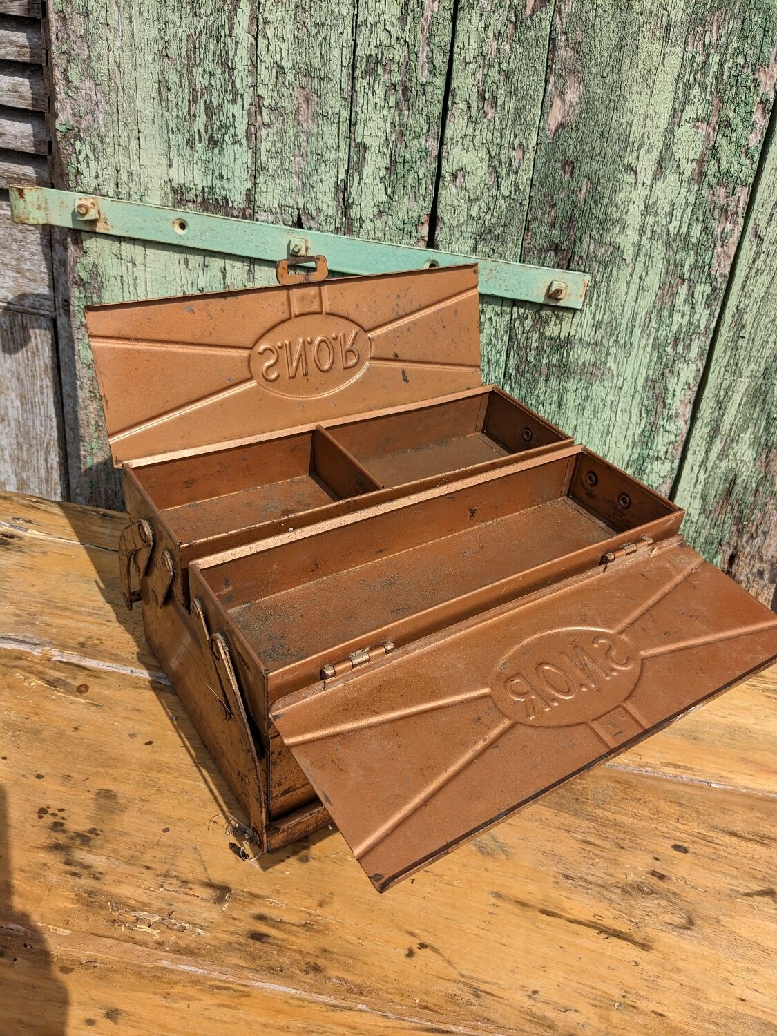 Boîte à outils SNOR des années 40