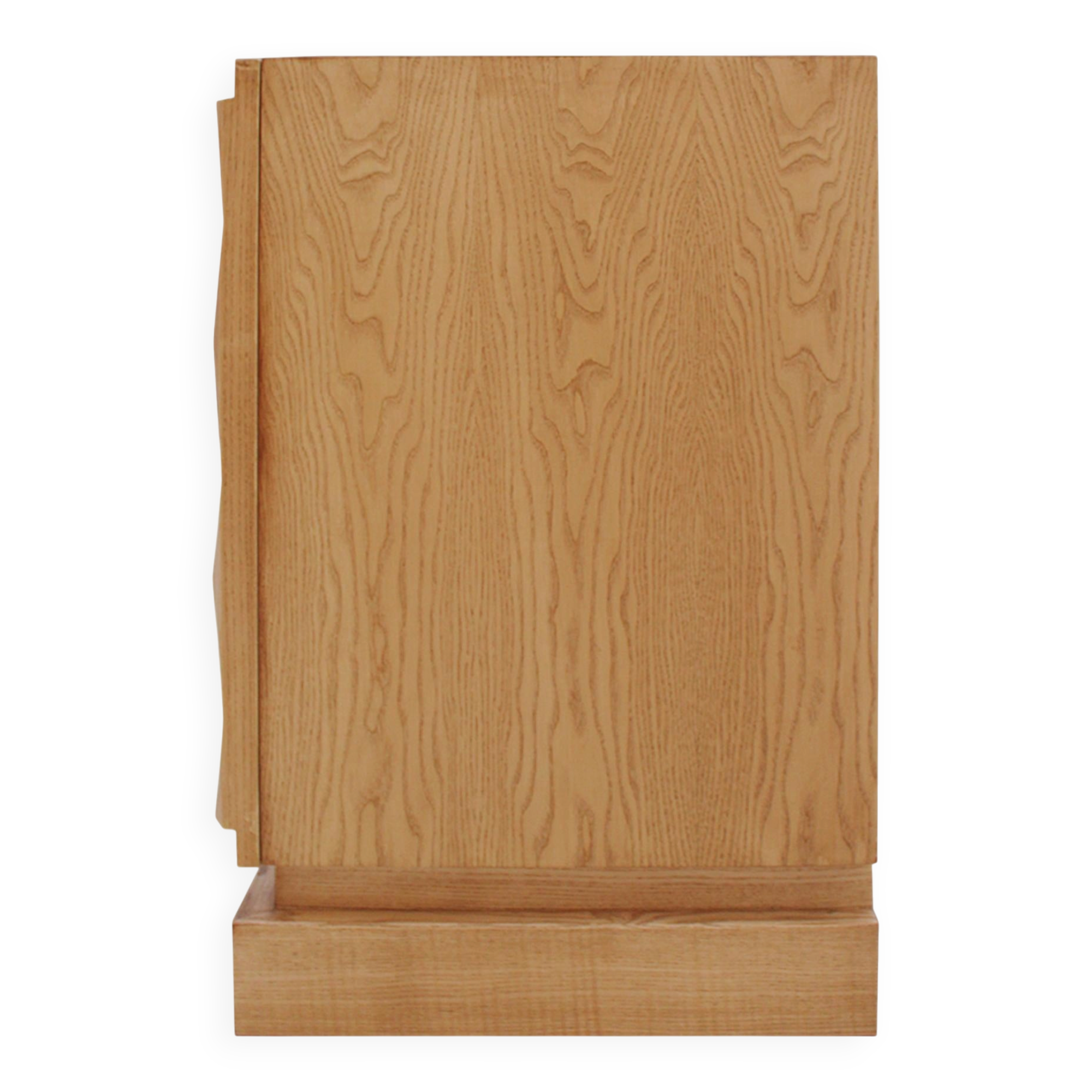 Italian Oak Wood Sideboard with Hand Carved Patterns in the Doors, Italy