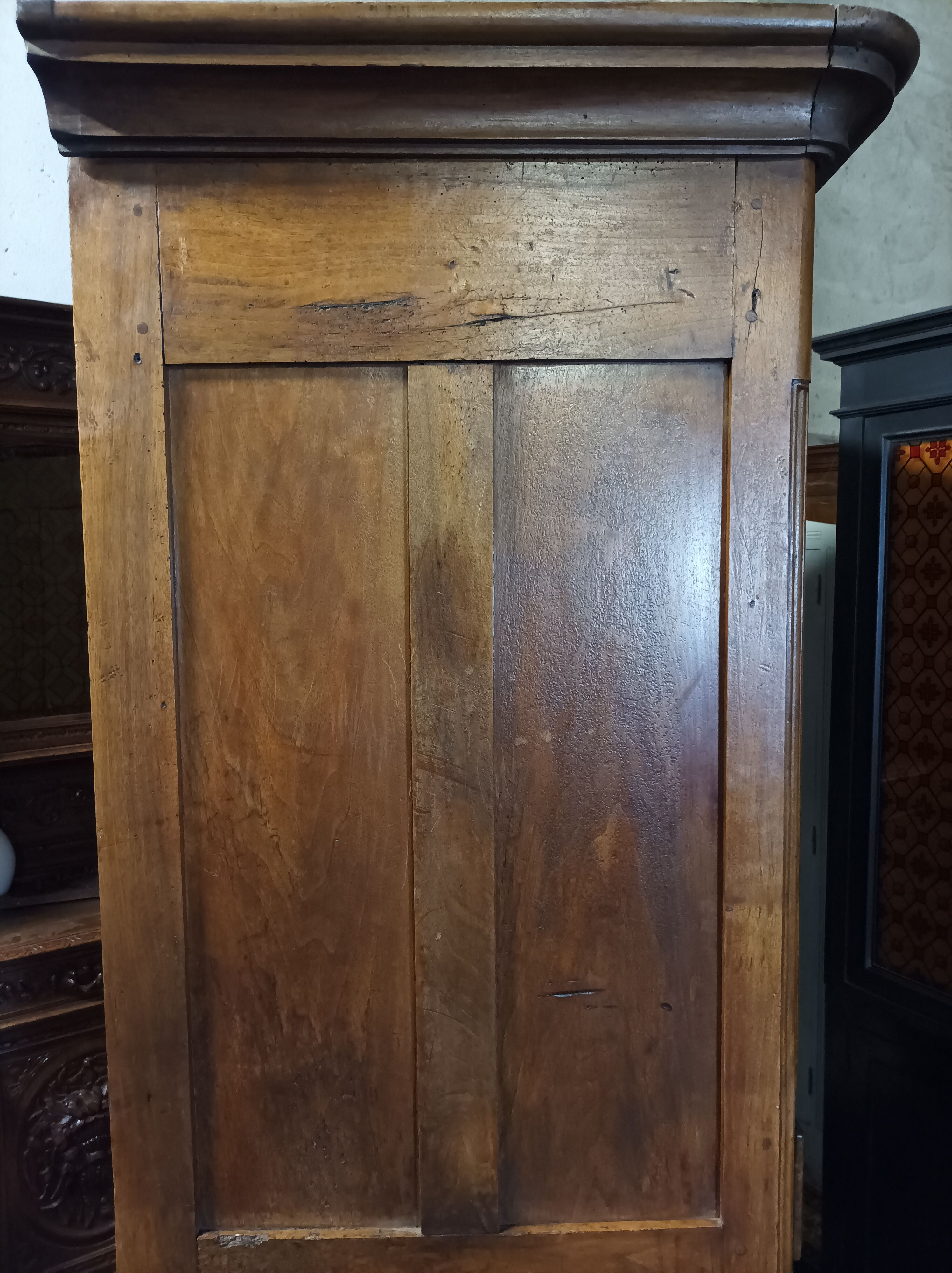 Louis XV standing man in walnut