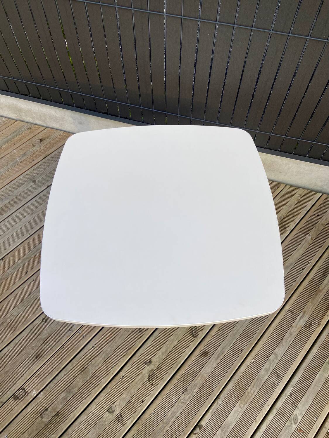 Tulip foot coffee table