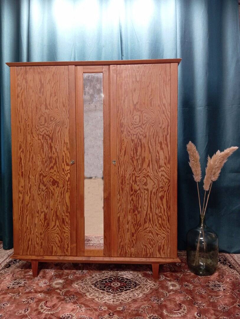 Armoire