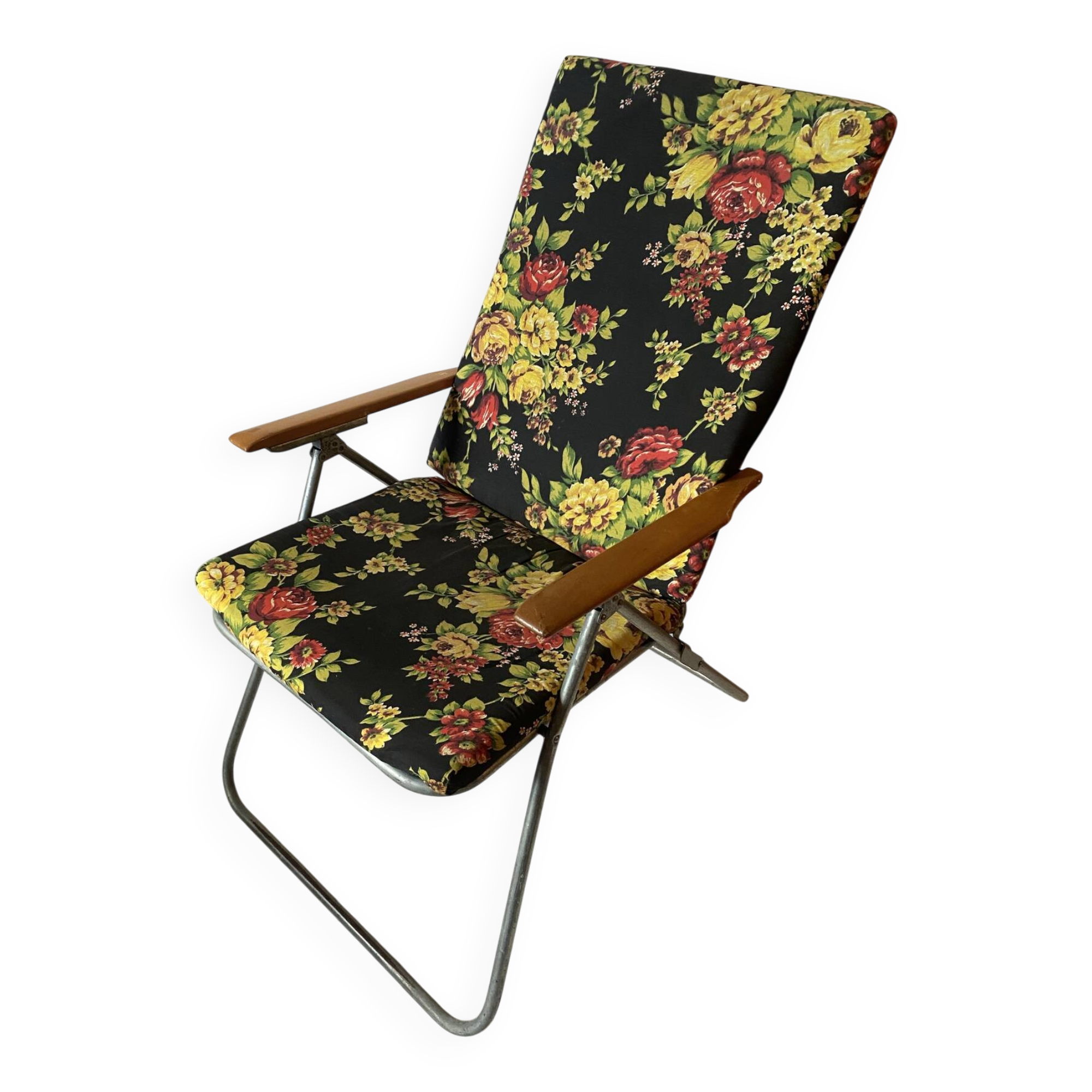Vintage folding deckchair