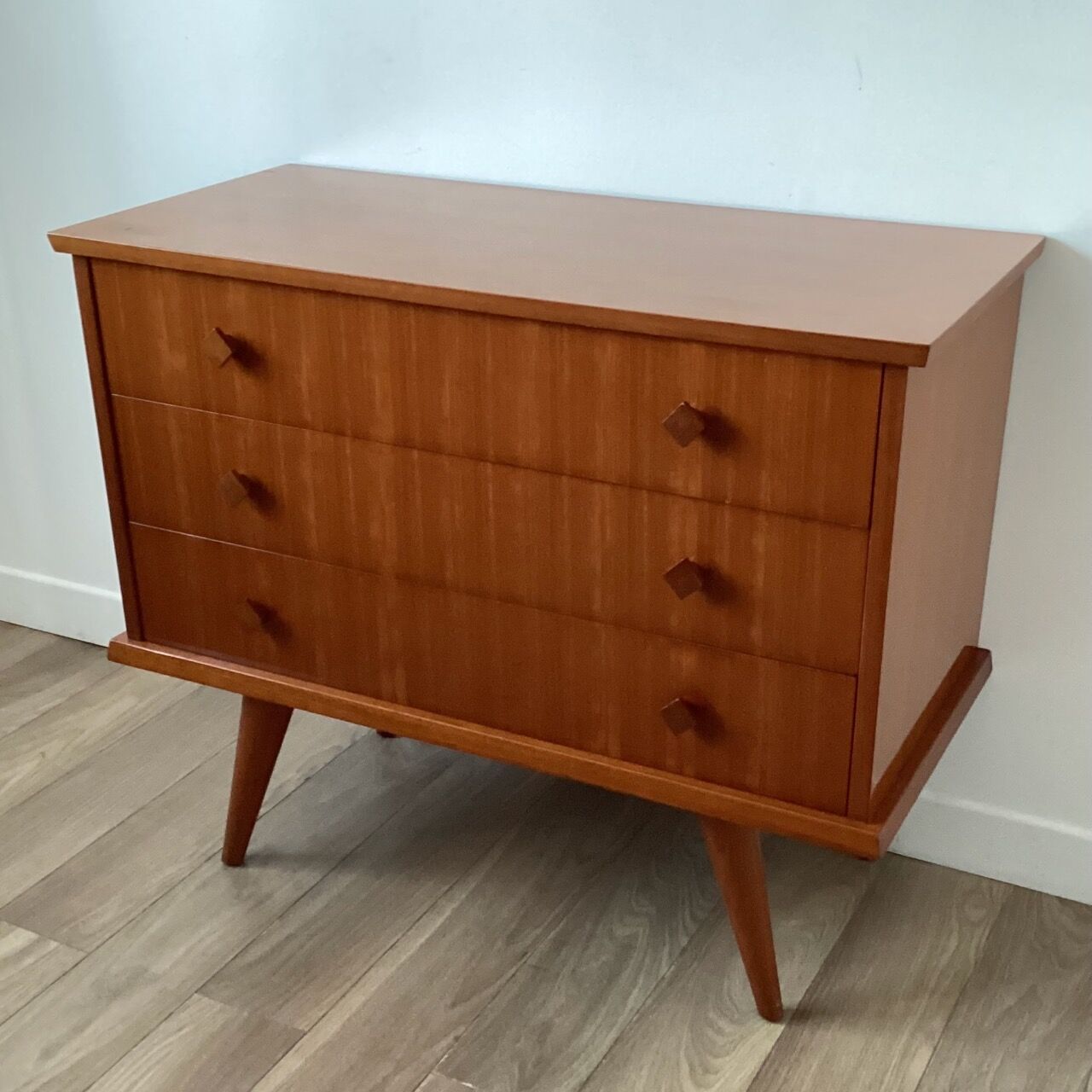 Compass feet dresser