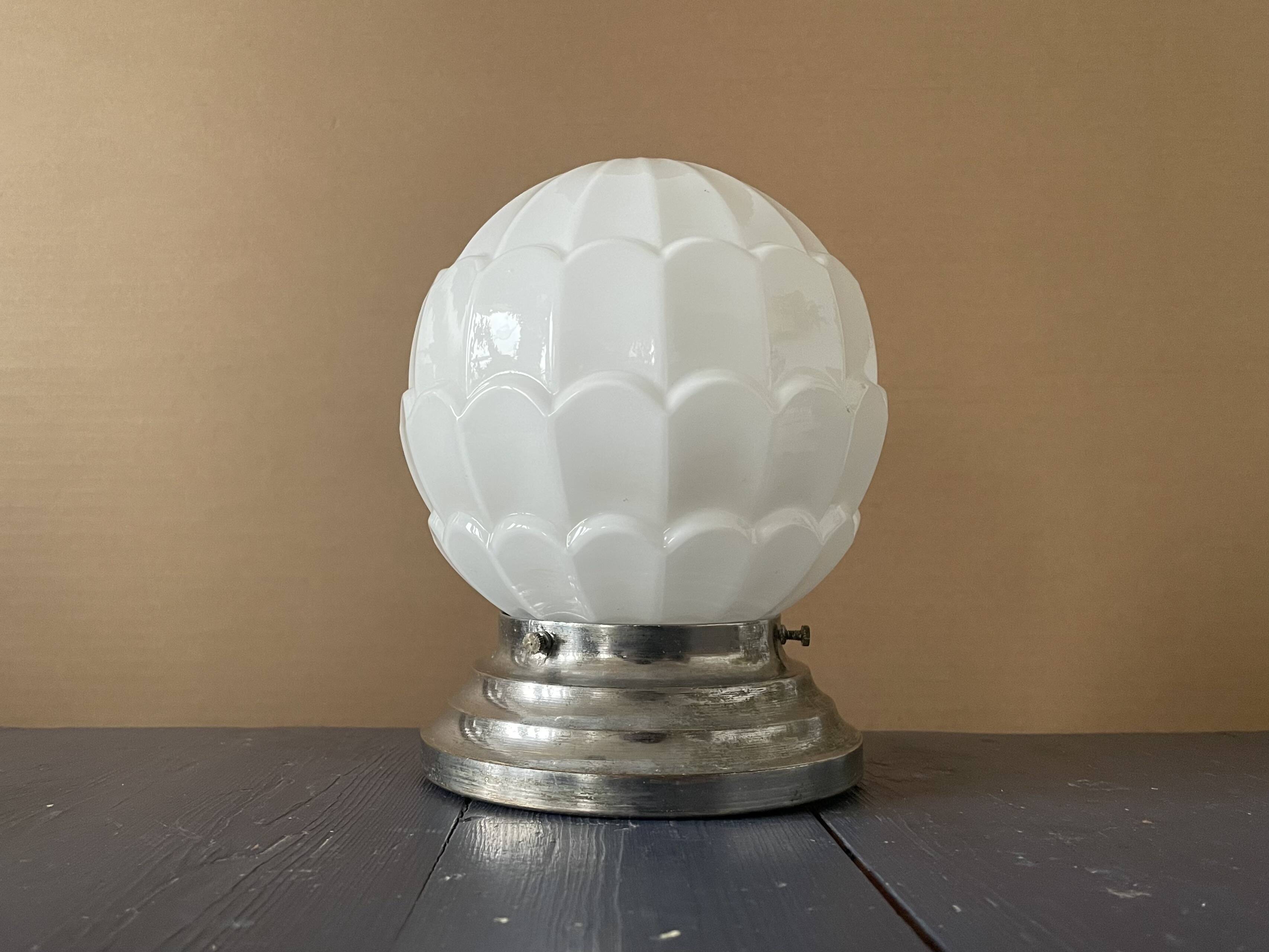 Plafonnier Art Déco ancien / opaline