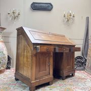 Bureau de pente en noyer d’époque directoire xviii eme siècle