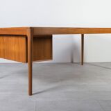 Mid-century modern teak desk by Torbjørn Afdal for Bruksbo, 1960s